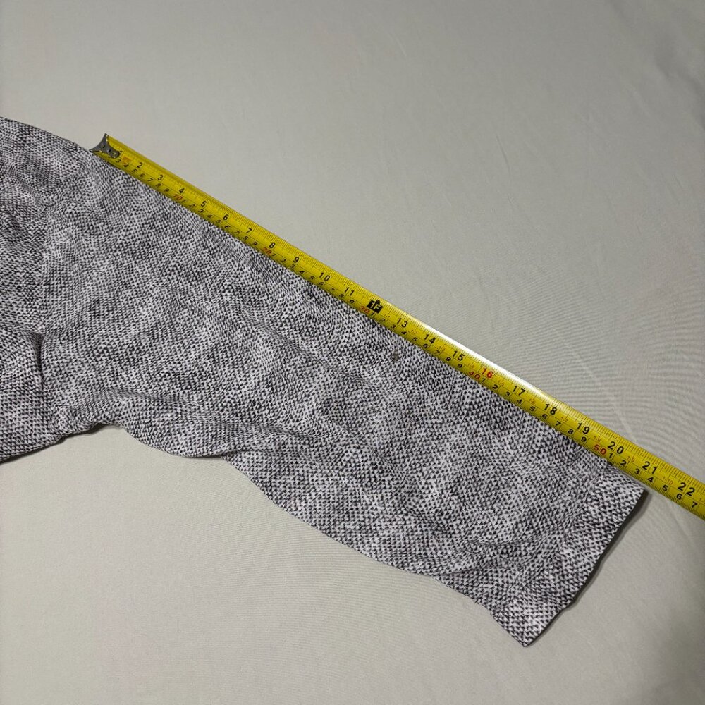 Grand & Greene Rayon Roll Tab Sleeve V-Neck Blouse Gray Black Print 1X - Picture 13 of 13